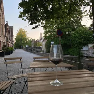 Oda ve Kahvaltı Canal